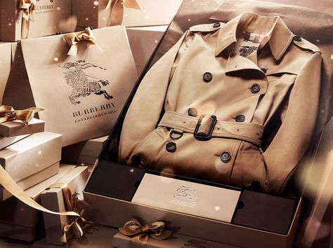 A Burberry bespoke trench coat - the ultimate gift for someone special. #Burberry #coats #winters #fashion #festive #season #style #gift #ideas #UAE #AbuDhabi #avenueatetihadtowers Burberry Fragrance, Christmas Campaign, Burberry Classic, Burberry Coat, Burberry Trench, Burberry Trench Coat, Onitsuka Tiger, Nike Cortez, Gentleman Style