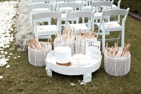 White Chair Ceremony, Wedding Umbrellas For Guests, Wedding Chairs Ceremony, End Of Aisle Wedding Decor, Formal Garden Wedding, Bright Floral Wedding, Alternative Bridesmaid, Flower Design Wedding, Greek Island Wedding