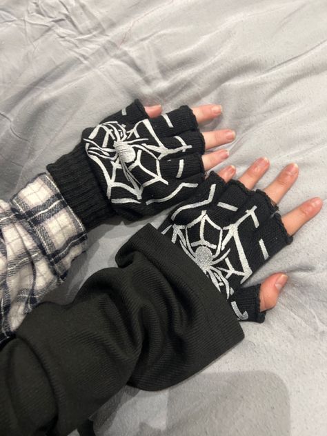 gloves Spiderman Gloves Crochet, Spider Man Gloves, Spider Man Gloves Crochet, Spiderman Gloves, Anime Tshirts, Chicken Spinach, Me And My Friend, Gym Gloves, Gloves Fashion