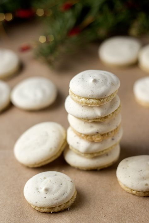 Vanilla Anise Drop Cookies (Anisplätzchen) by The Kitchen Maus Russian Cookies Christmas, Austrian Christmas Cookies, Anise Cookie Recipe, German Christmas Food, Licorice Tea, Christmas Bakes, Anise Cookies, Cookies Light, Drop Cookie Recipes