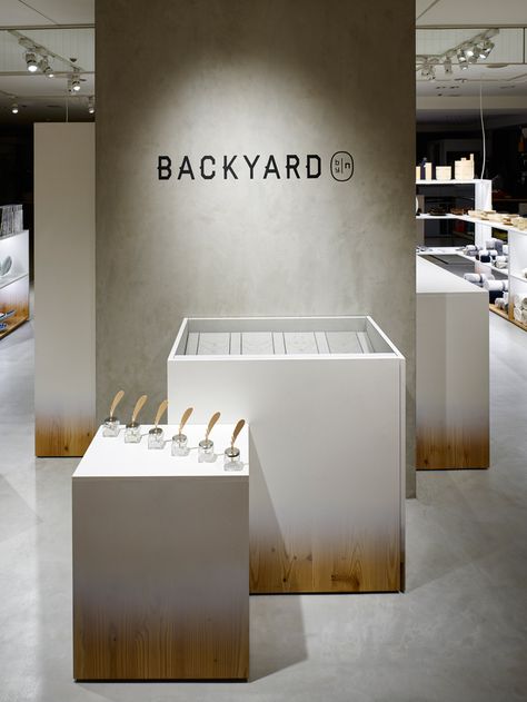 BACKYARD is a minimalist interior located in Tokyo, Japan, designed by Nendo. The shop design for by | n, an original brand with all nendo-designed products located in the Seibu Sogo department stores in Tokyo’s Ikebukuro and Shibuya, and in the Yokohama Sogo department store. (22) Nendo Design, Bedroom Minimalist, Hallway Storage, Showroom Design, Retail Interior, Store Interior, Signage Design, Retail Space, Shop Interiors