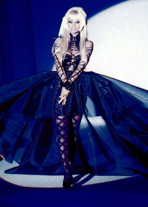 Thierry Mugler - Spring 1991 RTW 90s Mugler, Thierry Mugler 90s, Mugler Suit, Thierry Mugler 80s, Thierry Mugler Haute Couture, Mugler 90s, Mugler Couture, Anime Warrior, Thierry Mugler