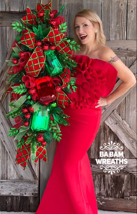 Fancy Christmas Wreaths, Ba Bam Wreaths, Christmas Floral Designs, Ornaments Diy Christmas, Christmas Wreath Diy, Evergreen Christmas, Lights For Christmas, Diy Christmas Wreaths Ideas, Christmas Wreaths Ideas