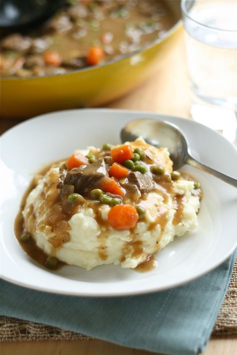 irish beef stew Irish Beef Stew Recipe, Irish Beef Stew, Irish Beef, Mashed Potato Recipes, Beef Stew Recipe, Irish Recipes, Goulash, Ultimate Comfort Food, Weeknight Dinners