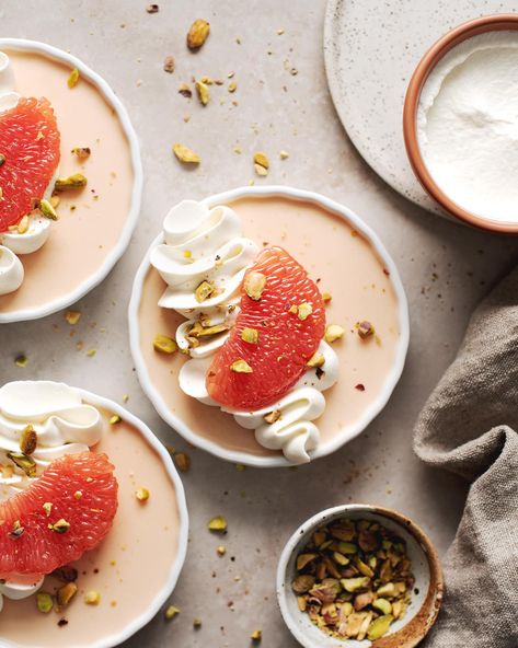 Grapefruit Dessert, Panna Cotta Tart, Grapefruit Recipes, Panna Cotta Recipe, Citrus Recipes, Creme Dessert, Baking Desserts, Desserts Vegan, Light Desserts