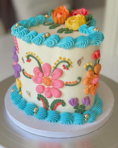 Attempted to recreate this Mexican Fiesta design by @crispycritterbakes it was so fun to make and I loveddd the results 🪅🥳 This was also my first time making buttercream flowers and they’re not as easy as I thought 😮‍💨 - #pipingtips #buttercreamcake #buttercreamdecorating #buttercreamcakes #cakedesign #cakedecorating #tampavintagecake #cakedecorator #buttercreampiping #vintagecake #pink #pinkcake #cakebusiness #pinkvintagecake #pinkheartcake #tampabakery #tampacakes #mexicanfiestacake #fiest... Fiesta Sheet Cake, Cantarito Cake, Mexican Cakes, Embroidered Cake, Mexican Fiesta Cake, Mexican Wedding Cake, Mexican Cake, Fiesta Cake, Buttercream Decorating