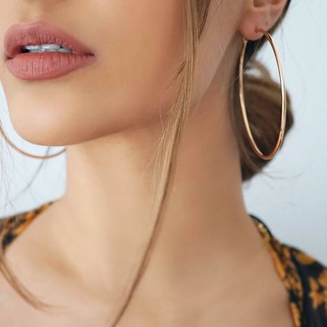 Big Hoop Earrings Outfit, Hoop Earrings Aesthetic, Hoop Earring Outfit, Oversized Hoop Earrings, Hoop Earrings Large, Large Silver Hoop Earrings, Rose Gold Hoop Earrings, Hoop Earrings Silver, Earrings Rose Gold