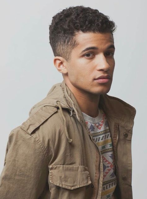 Jordan Fischer, The Bright Sessions, Jordan Fisher, Aesthetic Iphone, Cute Celebrities, Blue Wallpapers, Phone Backgrounds, Percy Jackson, Face Claims