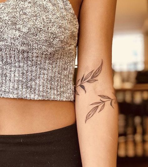 Women Tattoo Placement, Around Arm Tattoo, Cuff Tattoo, Tattoo Placements, Neotraditional Tattoo, Inspiration Tattoos, Vine Tattoos, Botanical Tattoo, Elegant Tattoos