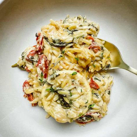 Boursin Orzo Boursin Cheese And Chicken Recipes, Boursin Cheese Orzo, Boursin Orzo, Orzo Bake, Boursin Cheese Recipes, Lemon Orzo, Boursin Cheese, Chicken Orzo, Artichoke Recipes