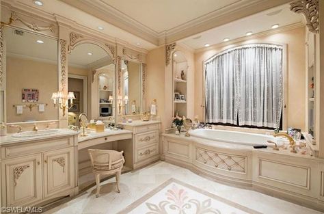 1253 Waggle Way, Naples, FL 34108 | Zillow Luxury Master Bath, Luxury Master Bathrooms, Large Bathroom, Bath Bathroom, غرفة ملابس, Bathroom Design Luxury, Dream Bathrooms, Naples Fl, Bathroom Layout