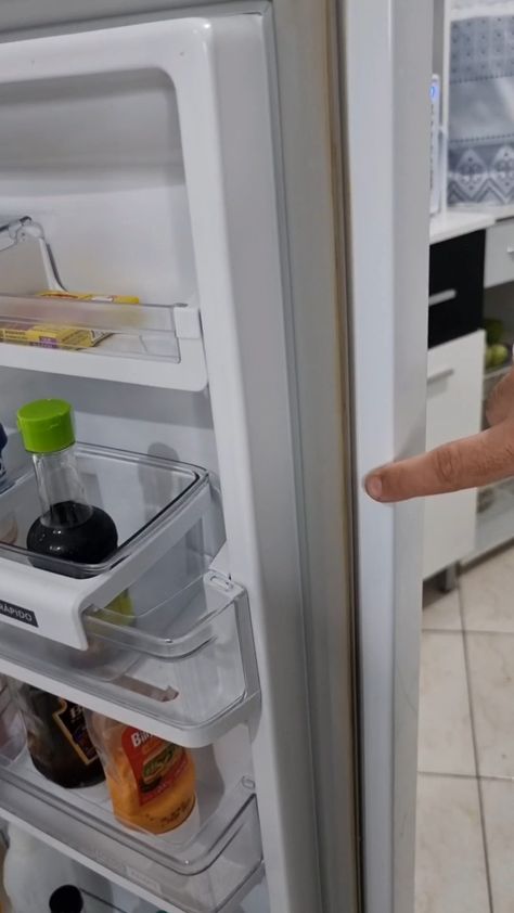 Powerful mix to clean your fridge! Awesome tip!! | refrigerator | Powerful mix to clean your fridge! Awesome tip!! | By Deolane bezerra