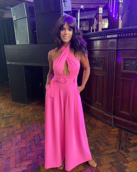 Jenny Powell, P!nk Red Carpet, Peter Andre, Pink Gym, Lila Moss, Toned Tummy, Head Stand, Yoga Moves, Latest Celebrity News