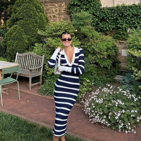 My Summer Vibe Is New England Chic—31 Pieces I'm Eyeing to Get the Look New England Style Fashion Summer, New England Style Fashion, England Style Fashion, Tomato Girl, White Linen Pants, New England Style, Zoe Kravitz, England Style, Red Sandals