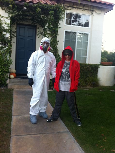 Halloween Walt And Jesse Costume, Breaking Bad Halloween Costume, Breaking Bad Halloween, Breaking Bad Costume, Boyfriend Stuff, Halloween 23, Couples Halloween Outfits, Cute Couple Halloween Costumes, Couples Halloween