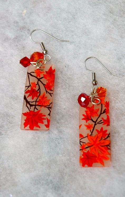 Shrink Plastic Earrings | Handmade Autumn Fall Leaf shrink plastic Earrings by ... | Shrink Pla ... Shrink Plastic Earrings, Plastic Fou, Shrinky Dink Jewelry, Shrinky Dink Crafts, Shrink Plastic Jewelry, Leaf Earring, Shrink Art, Bijoux Fil Aluminium, Shrinky Dink