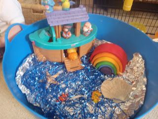 Very Messy Mummy: Sensory Noah's Ark Noahs Ark Preschool, Ark Craft, Toddler Sunday School, Noahs Ark Theme, Toddler Bible, Bible Heroes, Noahs Arc, Godly Play, Bible Story Crafts