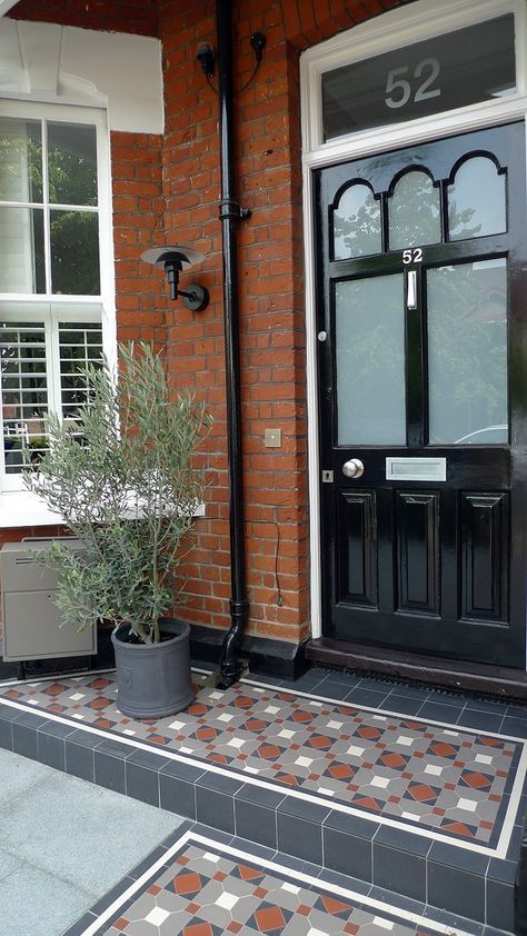 victorian mosaic porch step london Small Front Door Entry, Victorian Mosaic Tile, Floor Design Ideas, Victorian Front Garden, Front Path, Victorian Front Doors, Front Door Steps, Tile Steps, Victorian Porch