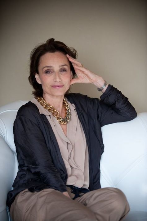 Interchangeable Wardrobe, Base Clothing, French Chic Fashion, Kristin Scott, Kristin Scott Thomas, Chic Dressing, Scott Thomas, Advanced Style, Hot Pink Dresses