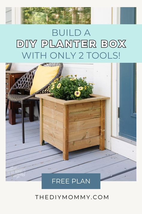 Learn how to make a simple DIY planter box with only two tools. This is a great beginner's project that looks beautiful on a front porch! Wooden Planter Boxes Diy, Building Planter Boxes, Diy Cedar Planter Box, Diy Wood Planter Box, Diy Wooden Planters, Diy Wood Planters, Planter Box Plans, Easy Woodworking Ideas, Cedar Planter Box