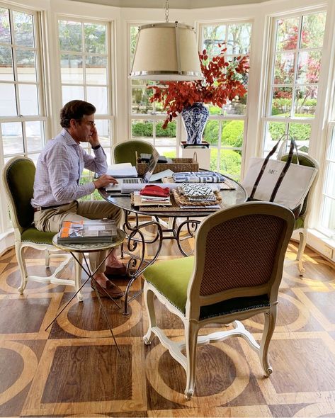 matthew-carter-lexington-dining-room Matthew Carter Interiors, Matthew Carter, Saarinen Table, Office At Home, Green Dining Room, Studio Spaces, Sunny Morning, Harbour Island, Work Spaces