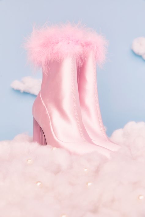 Cotton candy cloud photography Romeo I Julia, Candy Photoshoot, Shoes Editorial, Candy Clouds, Cloud Shoes, Space Fashion, Cotton Candy Clouds, Candies Shoes, Clouds Photography