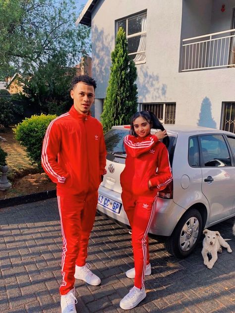 Matching Nike Outfits Couples, Romane Gila, Ultra Music Festival Outfits, Naturally Hairstyles, Adidas Outfits, Beyonce Outfits, Couple Matching Outfits, Career Outfits, Couple Pic