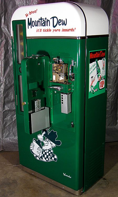 vending machine Vintage Vending Machine, Soda Vending Machine, Drink Machine, Soda Machine, Coke Machine, Vintage Soda, Soda Machines, Drinks Machine, Vending Machines