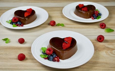 Nutella Chocolate Flan Heart Shaped Valentine's Dessert Chocolate Flan Recipe, Chocolate Flan, Chocolate Valentine, Latino Food, Best Chocolate Desserts, Valentine Treat, Easy Chocolate Desserts, Custard Desserts, Molten Lava Cakes