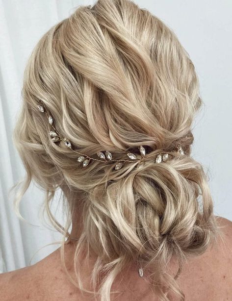 Wedding Hair For Short Hair, Remedies For Frizzy Hair, Large Forehead Hairstyles, Rid Of Frizzy Hair, Business Anniversary, Crystal Bridal Headband, Hair Color Rose Gold, Wedding Hair Headband, Rest Area