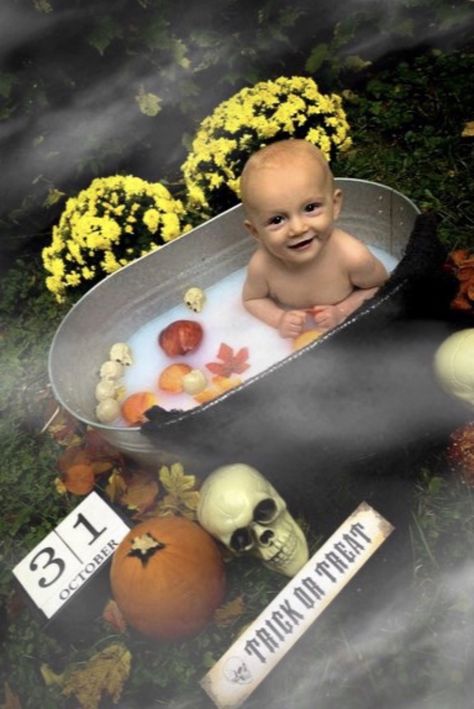 Halloween Milk Bath Baby, Spooky Milk Bath, Halloween Milk Bath, Milk Bath, Baby Bath, 1st Bday, Baby Photo, Pic Ideas, Baby Pictures