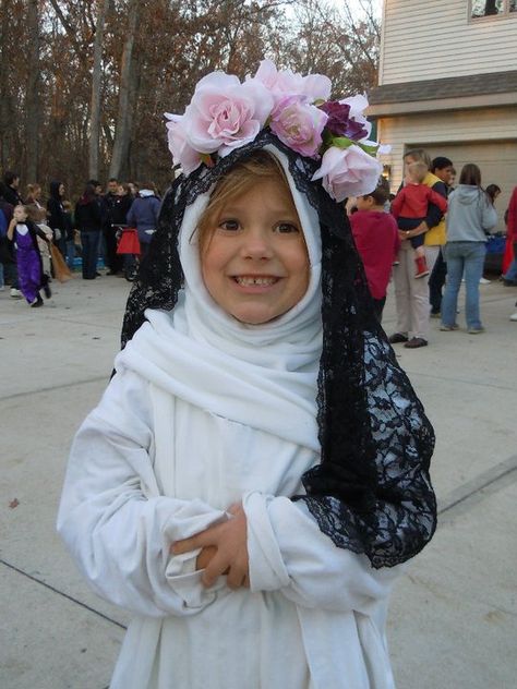 St. Rose of Lima Saint Costume, Rose Of Lima, St Rose Of Lima, Saints Days, Catholic Kids, All Saints Day, Jesus Bible, Catholic School, Trunk Or Treat