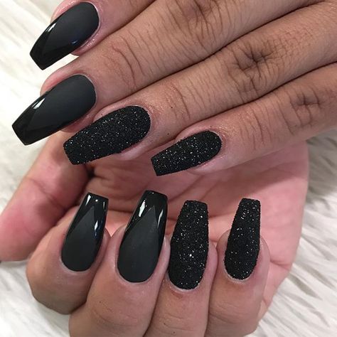 Pretty Nail Designs Acrylics, Coffin Nail Ideas, Pretty Nails Glitter, Black Coffin Nails, Pretty Nail Colors, Matte Black Nails, Black Acrylic Nails, Pretty Nail Designs, Black Nail Designs