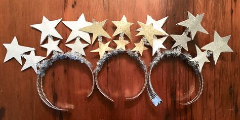 Diy Star Crown, Christmas Star Costume, Bgc Winter, Star Headband Diy, Kids Star Costume, Nativity Star Costume, Fourth Of July Hats, Holiday Concert Ideas, Diy Outer