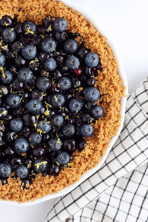 Blueberry Pie Recipe (No Bake) - Super Healthy Kids Fresh Blueberry Pie, Blueberry Pie Recipe, Super Healthy Kids, Easy Pie Recipes, Berry Pie, Blueberry Pie, Super Healthy, Graham Cracker Crust, Graham Cracker