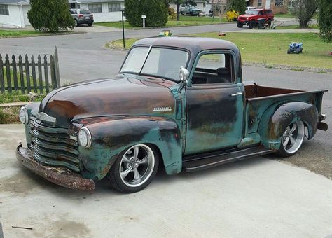 Love LOVE love! Rat Rods Truck, Chevy Pickup Trucks, Old Pickup Trucks, Classic Pickup Trucks, Pt Cruiser, Classic Truck, Chevy C10, Gm Trucks, Chevrolet Trucks