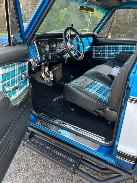 Square Body Interior, 4runner Mods, 87 Chevy Truck, Truck Seats, Custom Car Interior, C10 Chevy Truck, Automotive Mechanic, Truck Stuff, Truck Ideas