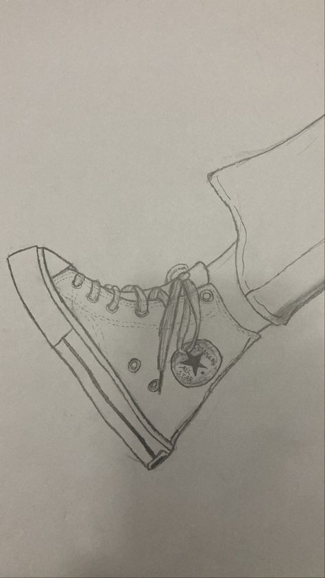 Drawing Ideas Shoes Sketch, Converse Shoes Sketch, Converse Shoes Drawing Sketches, Simple Sketches Aesthetic Easy, Step By Step Sketches For Beginners, How To Draw Converse, Converse Drawing Sketch, Converse Art Drawing, Drawing Of Converse