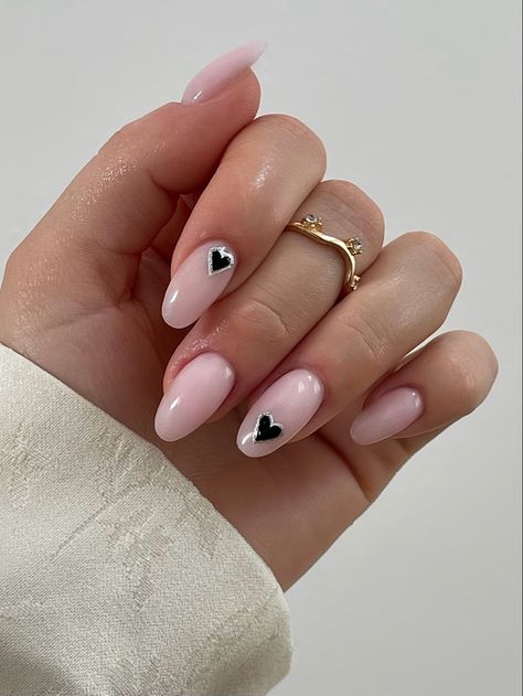 Nude heart nails Nude Heart Nails, Ring Finger Design, Nail Heart, Pale Pink Nails, Finger Design, Fingers Design, Heart Nails, Heart On, Nude Nails