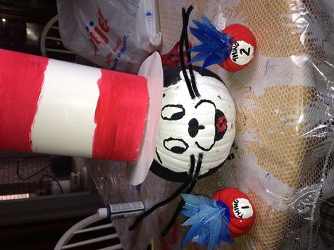 Cute cat in the hat and thing 1&2 pumpkins ! Great idea for Halloween :) Cat And The Hat Pumpkin, Cat In The Hat Pumpkin Ideas, Cat Pumpkin Decorating, Lorax Pumpkin, Cat In The Hat Pumpkin, Potato Character, Paint Pumpkins Kids, Cat And The Hat, Disney Pumpkin Painting