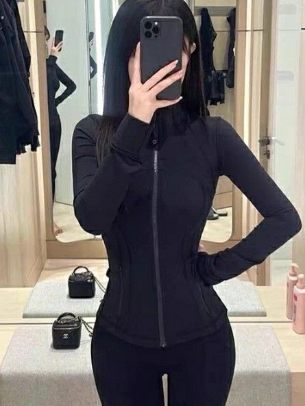 Workout Jackets, Amazon Workout Clothes, Pilates Outfit, Lululemon Define, Lululemon Outfits, Cute Workout Outfits, Lululemon Define Jacket, Define Jacket, Gym Outfits