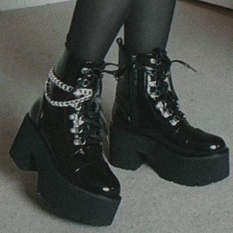 Grunge aesthetic black platformed boots Black Platforms Aesthetic, Black Platform Shoes Aesthetic, Black Boots Aesthetic Grunge, Grunge Platform Boots, Aesthetic Boots Grunge, Gothic Boots Aesthetic, Black Platform Boots Aesthetic, Black Platform Combat Boots, Big Goth Boots