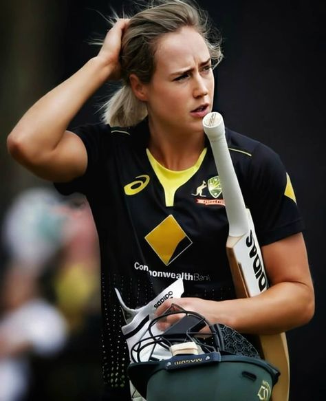 713 Likes, 8 Comments - Ellyse Perry (@ellyseperry.8) on Instagram: “🖤🖤🖤 . . . . . . . . . . . . @ellyseperry #ellyseperry #ellyse #cricket #crickets #cricket🏏…” Australian Rugby Players, Ellyse Perry, Male Cheerleaders, Women Cricket, Peaky Blinders Series, Sports Cricket, Exam Quotes, Cricket (sports), Roses Wallpaper