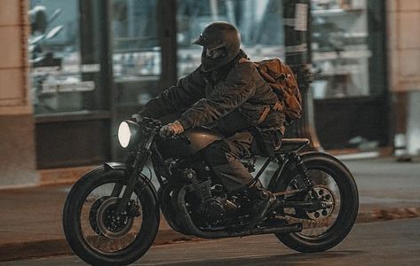 The Batman Drifter Bike, Bruce Wayne Motorcycle, Drifter Bruce Wayne, The Batman Motorcycle, Bruce Wayne Aesthetic, Bat Bike, Batman Bike, Мотоциклы Cafe Racers, Batman Pictures