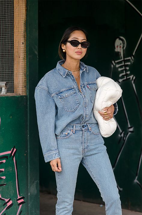 Aimee Song Outfits, Song Of Style Outfits, Aimee Song Street Style, Denim On Denim Outfit 90s, Full Jeans Outfit, Aimee Song Style, Looks Total Jeans, Denim On Denim Outfit, Aimee Song