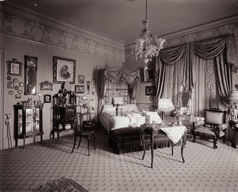 1890's pictures | interior 1890's | Flickr - Photo Sharing! Ornate Interior, Victorian House Interiors, Old House Interior, Victorian Home Interior, Victorian Bedroom, Victorian Interior, Victorian Interiors, Interior Room, Royal Residence