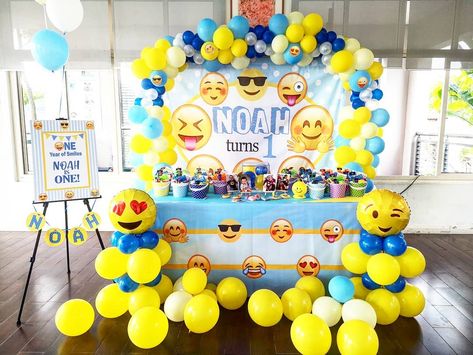 Emoji themed for little Noah. Happy birthday 😀😉😎 9.12.2018  Package A & helium balloons  #emoji #emojiparty #balloondecor #candybuffetmurah… Emoji Party, Birthday Party Balloon, Helium Balloons, Party Balloons, Birthday Balloons, Balloon Decorations, Birthday Ideas, Party Ideas, Balloons