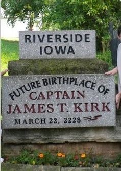 coolest town sign ever. - Imgur James T Kirk, Wheel Of Time, Starship Enterprise, Captain Kirk, Star Trek Voyager, Star Trek Enterprise, Come Undone, Battlestar Galactica, Spock