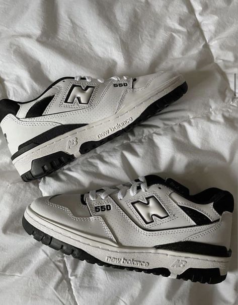 Fits With New Balance 550, New Balance Aesthetic Shoes, 550 New Balance Outfit Black Women, Aesthetic New Balance Shoes, New Balance 550 Black And White, Newbalance550 Outfit, Aesthetic New Balance 550, Nee Balance Shoes, Nb 550 Outfit