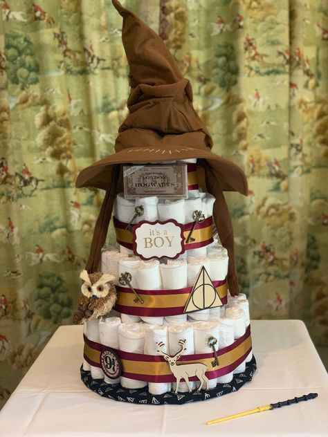 Harry Potter Twin Baby Shower, Harry Potter Baby Gift Basket, Babyshower Harry Potter, Harry Potter Baby Gender Reveal, Harry Potter Party Centerpiece, Pagan Baby Shower Ideas, Modern Harry Potter Nursery, Harry Potter Baby Shower Centerpieces, Harry Potter Gender Reveal Cake